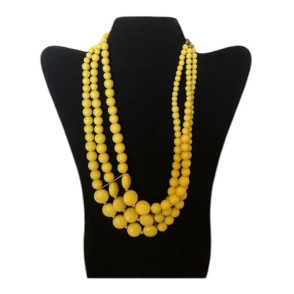 Vintage 80’s “C” Marked Triple Strand Yellow Graduated Bead Sizes Retro Necklace - Picture 6 of 9